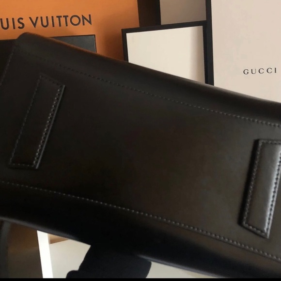 SOLD❌Givenchy Antigona size Small - Picture 5 of 8